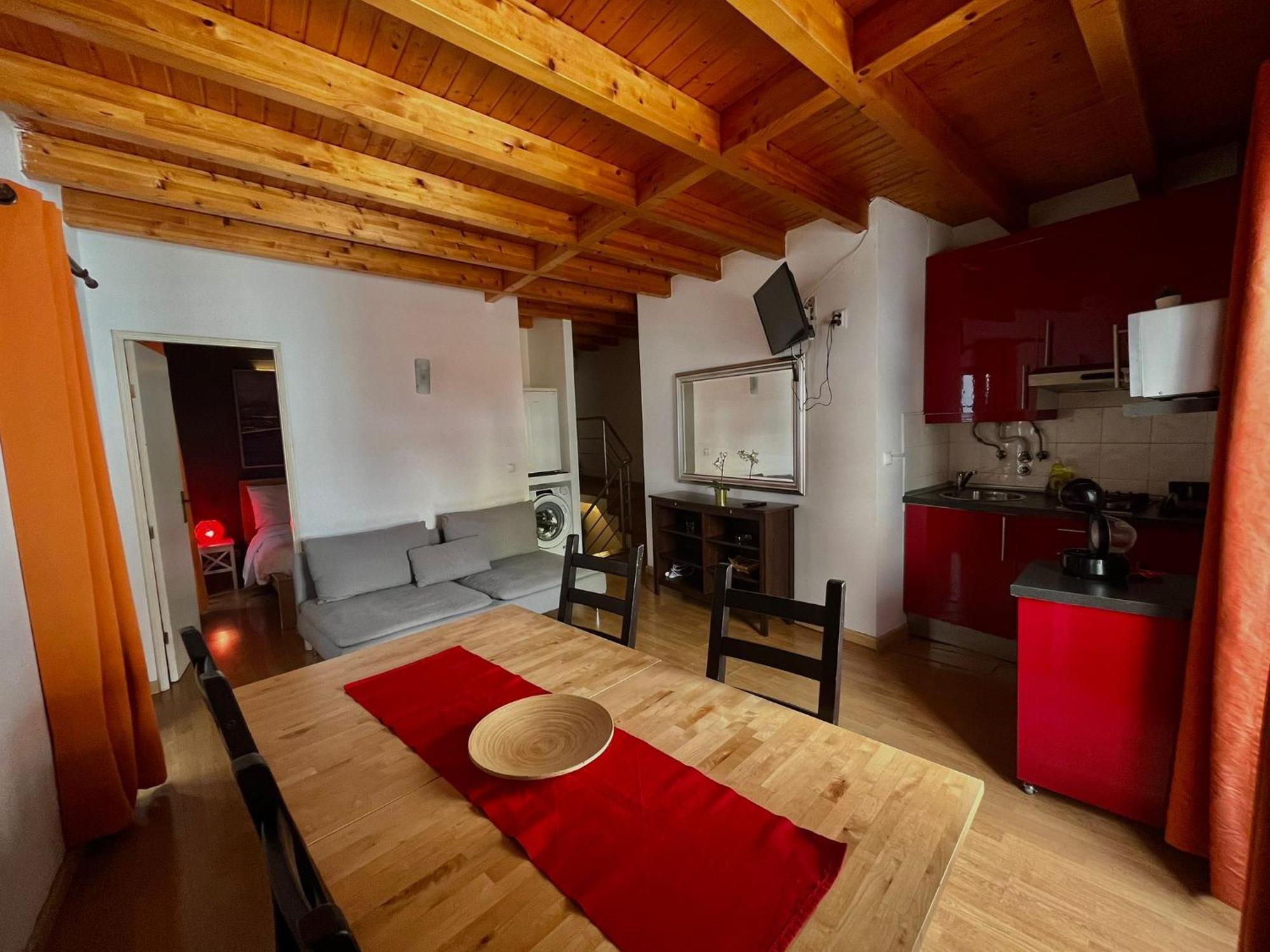 2 Bedroom, 2 Bathroom Apartment - Travessa Da Madalena Lissabon Buitenkant foto